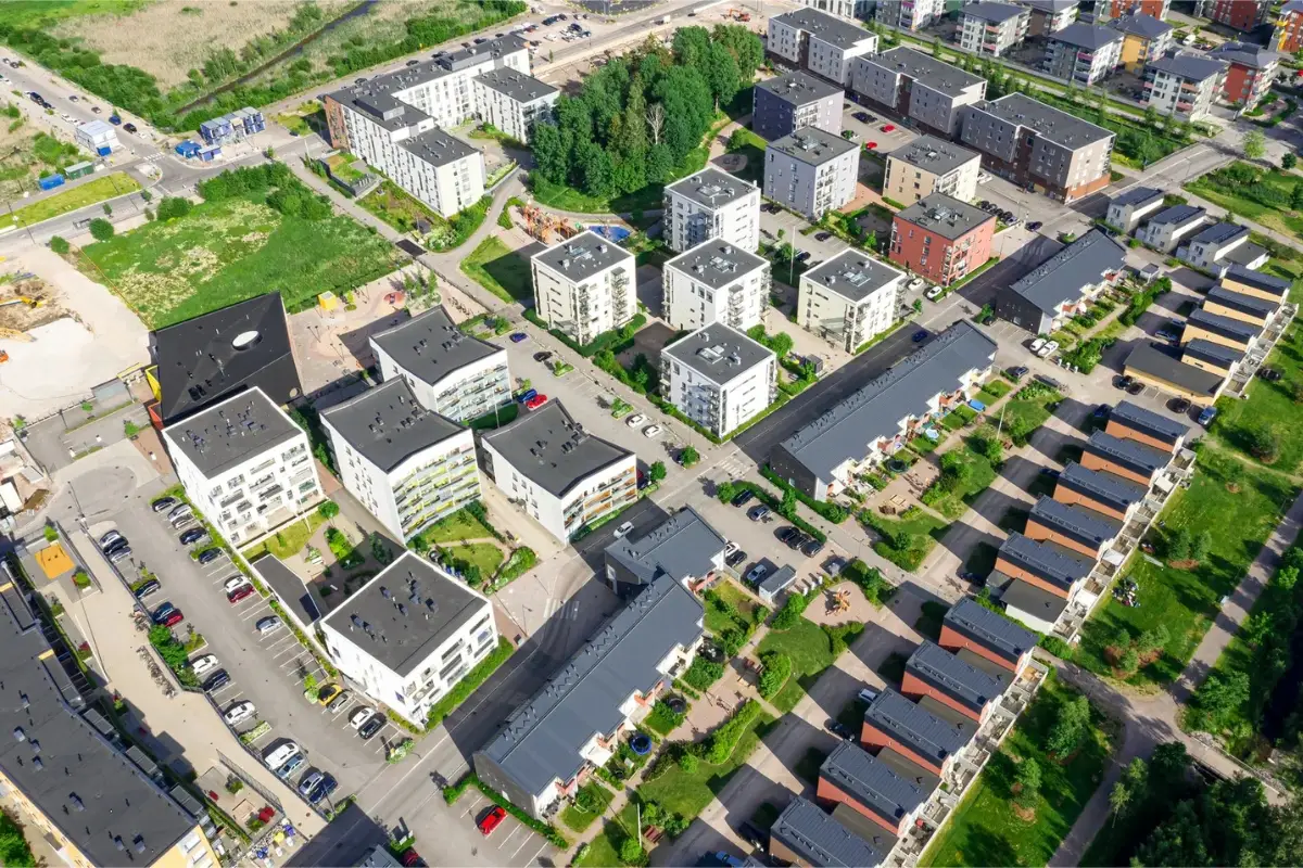 Domio kiinteistöpalvelut tuottaa kiinteistöpalvelut kaiken kattavasti luotettavasti ja ammattitaidolla Espoossa, Helsingissä ja Vantaalla.